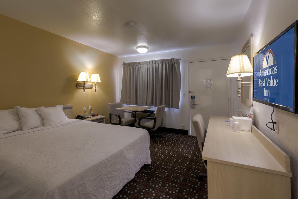 Americas Best Value Inn Amarillo Airport/Grand Street Exterior photo